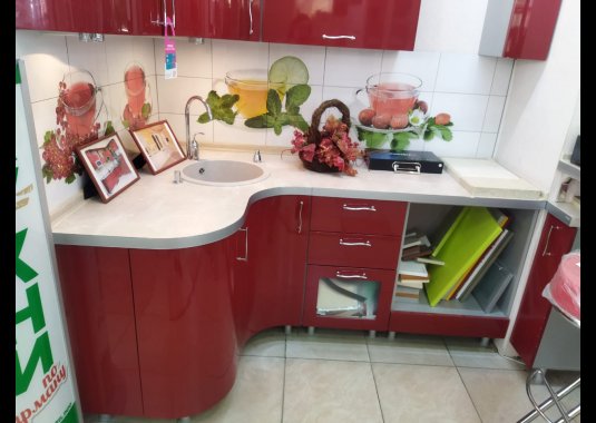 Кухня эмаль с радиусными фасадами - фото
